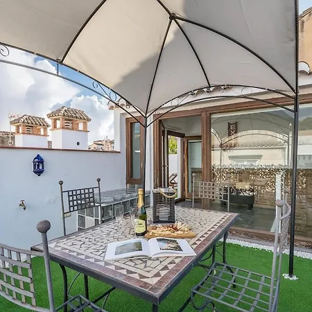 Atico Duplex Con Dos Terrazas Y Solarium En Plena Carrera De La Virgen