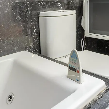 Atico Duplex Con Dos Terrazas Y Solarium En Plena Carrera De La Virgen Apartment Granada