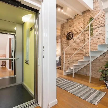 Atico Duplex Con Dos Terrazas Y Solarium En Plena Carrera De La Virgen Granada