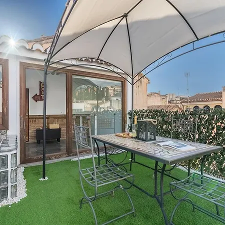 Atico Duplex Con Dos Terrazas Y Solarium En Plena Carrera De La Virgen *