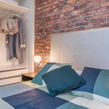 Atico Duplex Con Dos Terrazas Y Solarium En Plena Carrera De La Virgen Granada